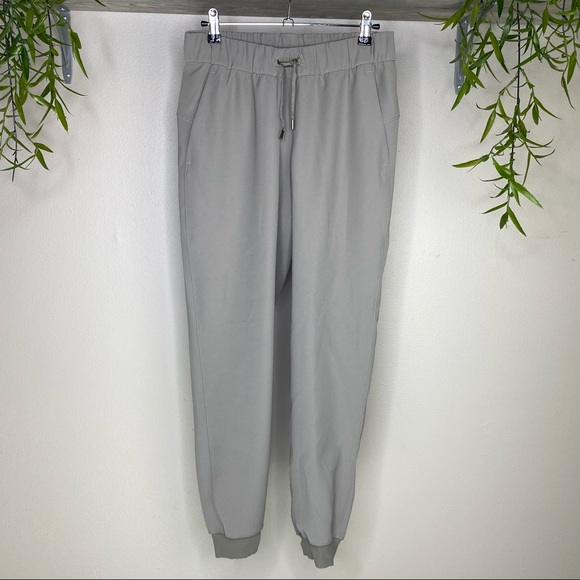 Lululemon On the Fly Jogger in a light taupe - Picture 2 of 12